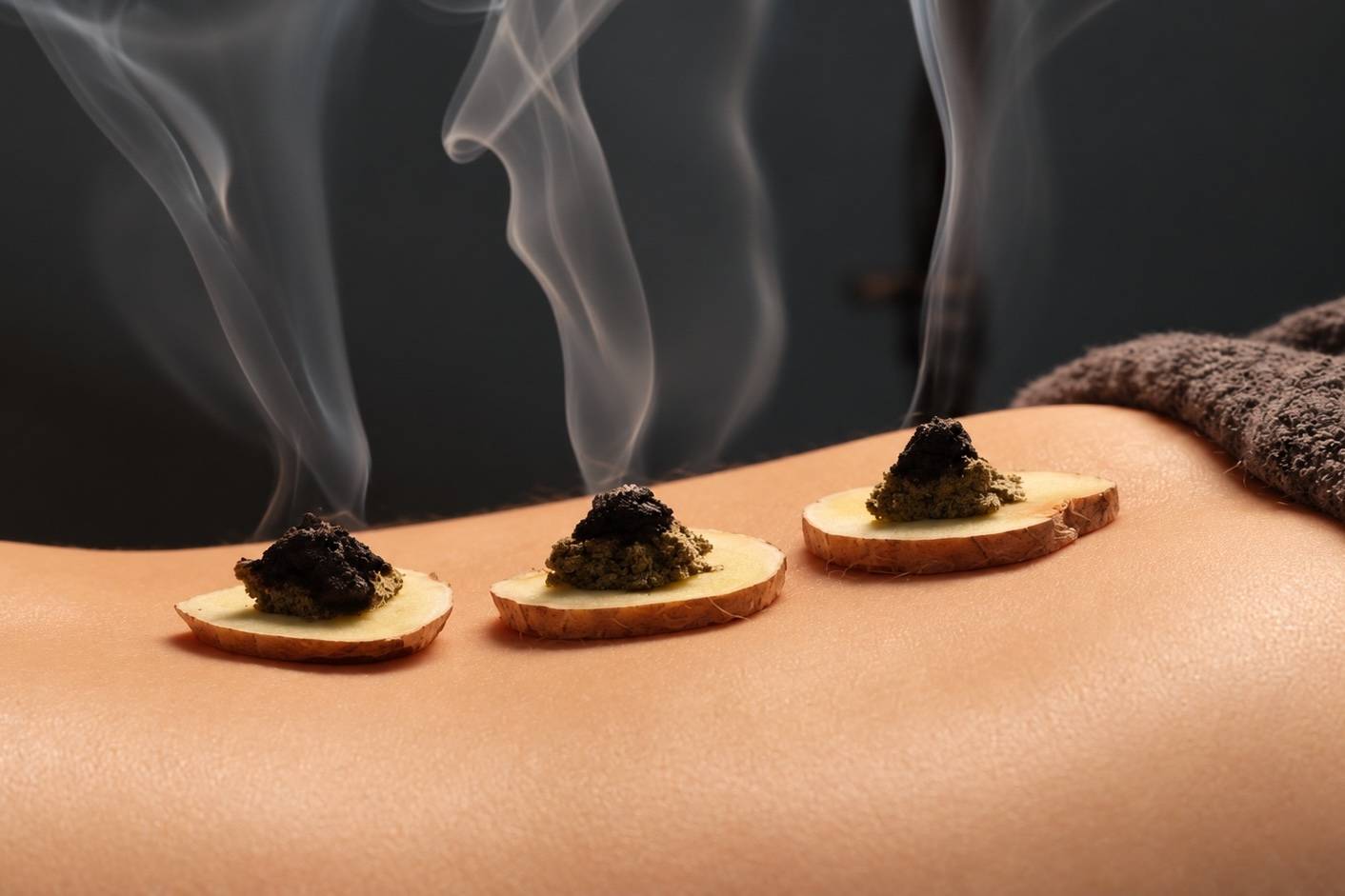 Moxibustion Benefits, Uses and Safety